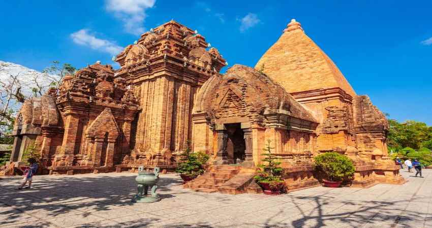 Nét cổ kính của kiến trúc Chăm ở tháp Ponagar