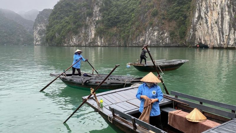 Ngồi đò nan thăm vịnh