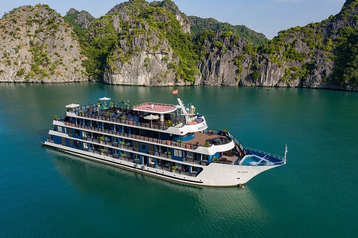 Du thuyền Rosy Cruises