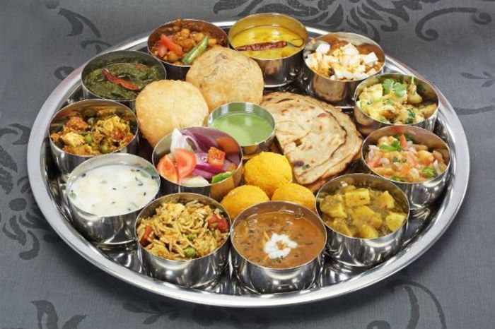 Món Thali hấp dẫn