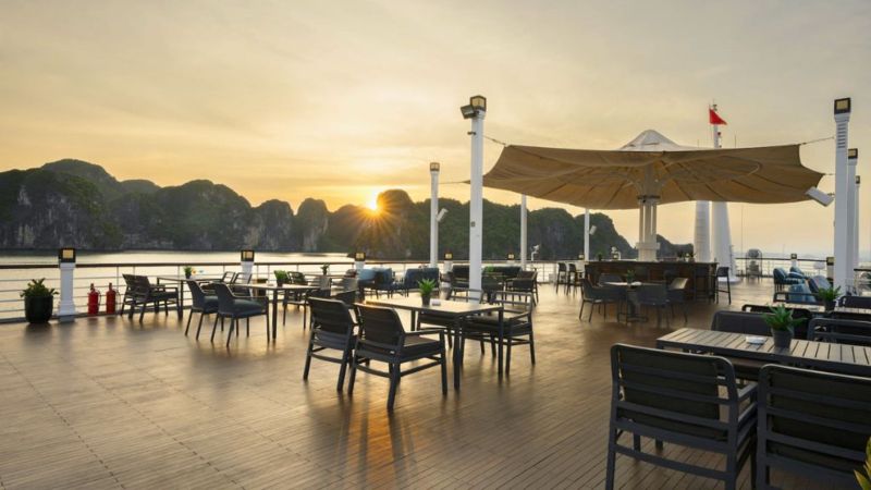 Du thuyền Ambassador Signature Cruise