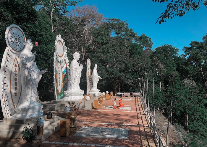 Tham quan núi Tà Cú