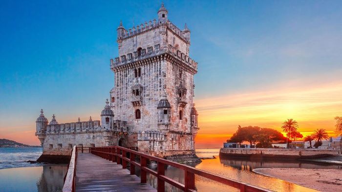 Tháp Torre de Belém là biểu tượng lịch sử nổi tiếng ở Bồ Đào Nha