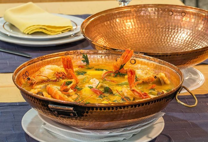 Thưởng thức đặc sản Cataplana de Marisco khi tới Bồ Đào Nha
