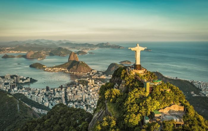 Tượng Chúa Cristo Redentor tọa lạc ở thành phố Rio de Janeiro