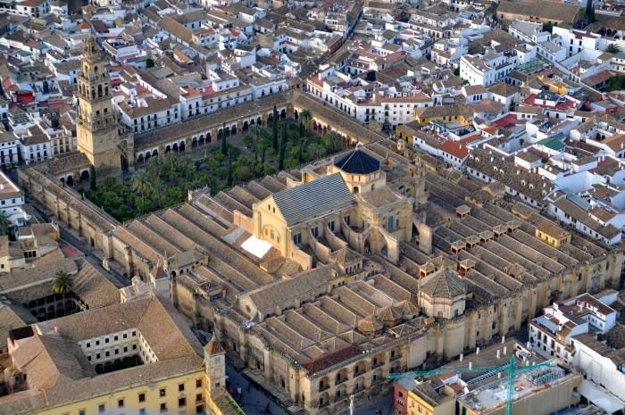 Kiến trúc cổ xưa ở Nhà thờ Hồi giáo tại thành phố Córdoba