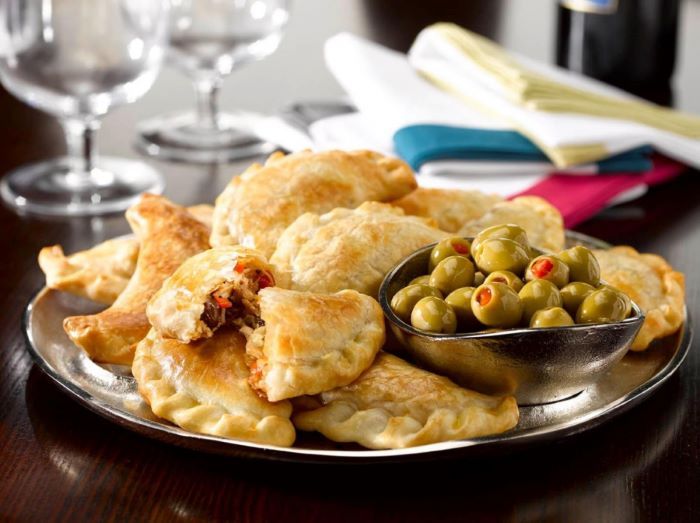 Thưởng thức món bánh Empanadas truyền thống
