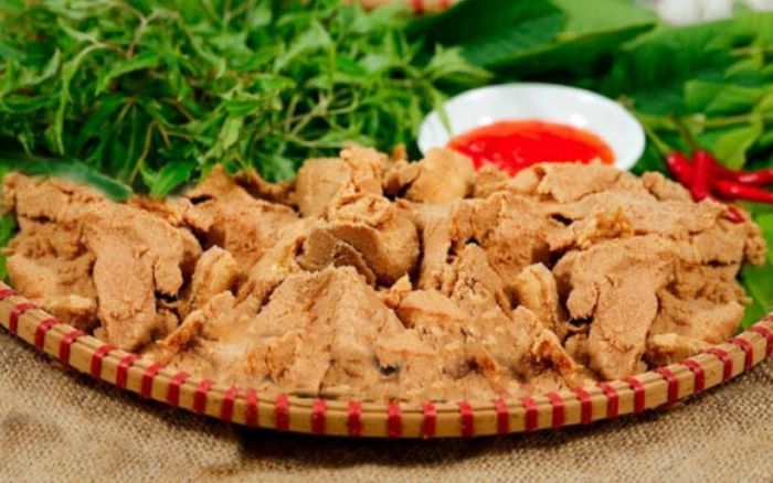 Món thịt muối chua theo công thức bí truyền của người Dao 