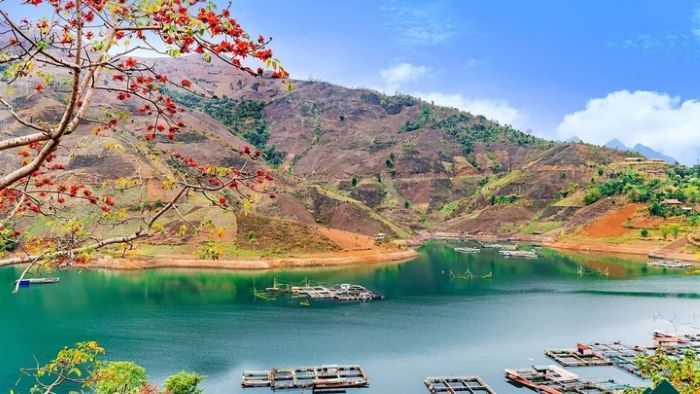 Mùa khô là lúc tuyệt vời nhất để du ngoạn Sơn la