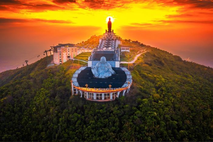 Núi Bà Đen linh thiêng 