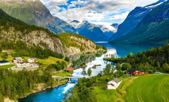 Khung cảnh ở vịnh hẹp Geiranger ai cũng mê mẩn