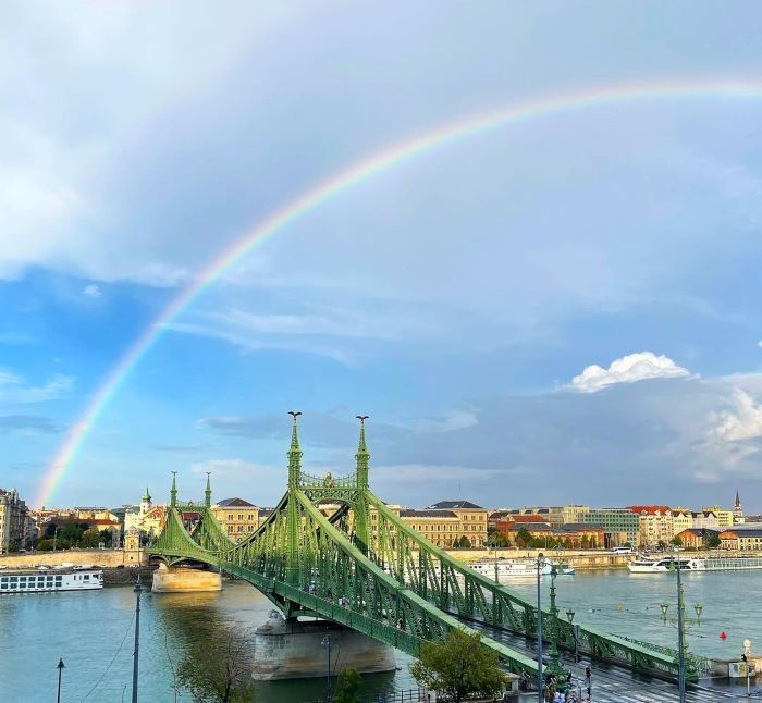 Cây cầu Liberty màu xanh độc đáo tại thủ đô Budapest