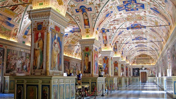 Hàng chục ngàn bảo vật được lưu giữ trong bảo tàng Vatican