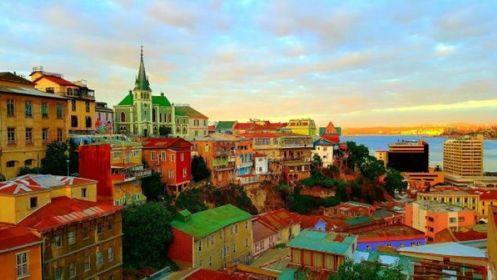Kiến trúc nhà ở đa sắc màu ở Valparaíso