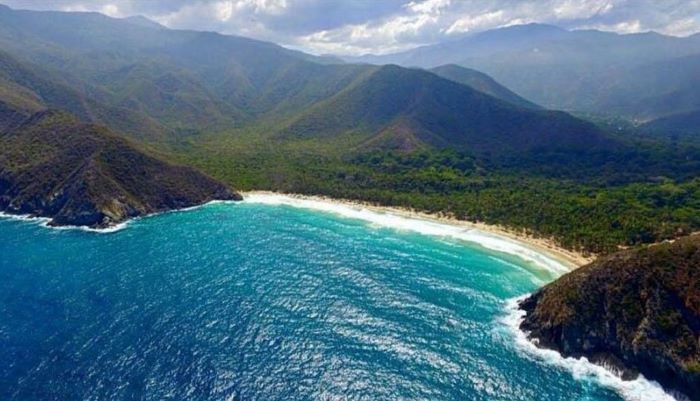 Bãi biển Choroni bình yên, xinh đẹp
