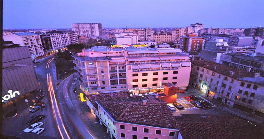 Khách sạn