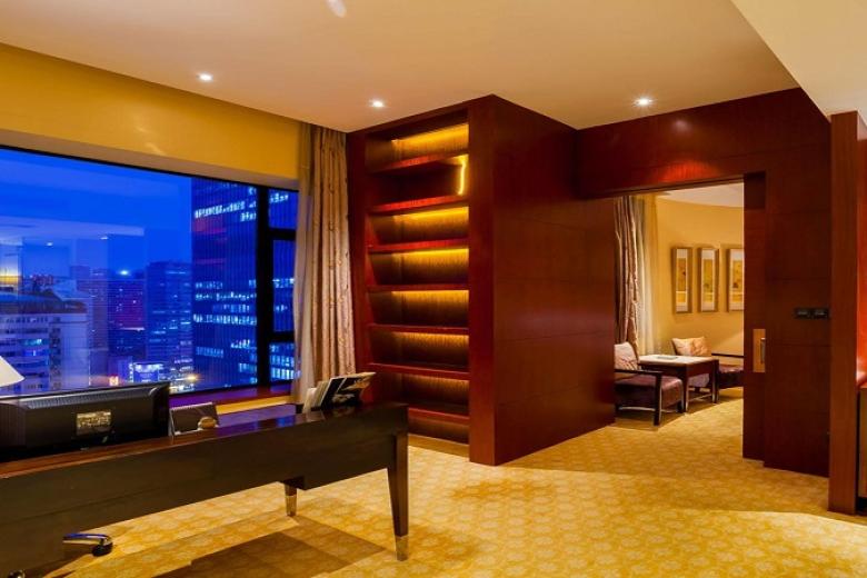 Celebrity City Hotel