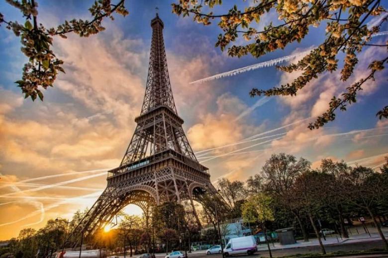 Tháp Eiffel