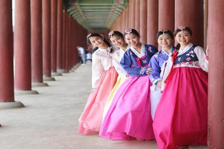 Mặc Hanbok