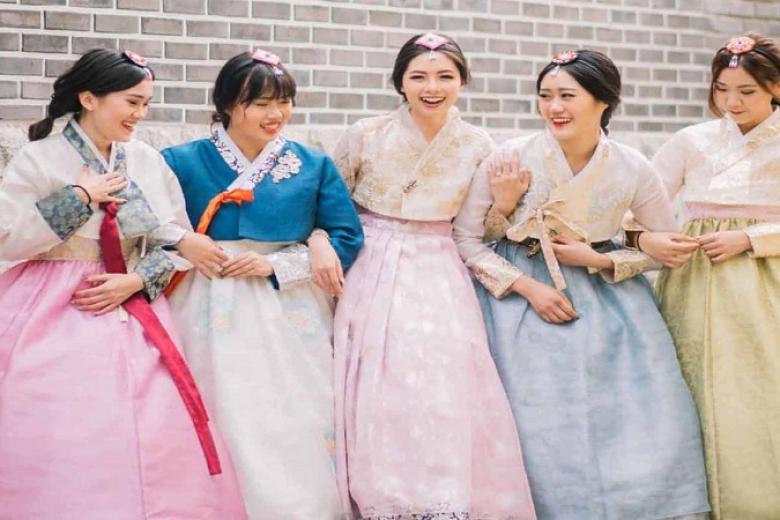 Mặc Hanbok
