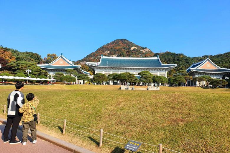 Blue House (Phủ Tổng Thống Hàn Quốc hay còn gọi là Nhà Xanh)