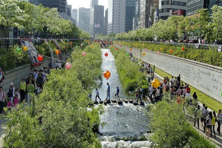 Suối nhân tạo Cheonggyecheon