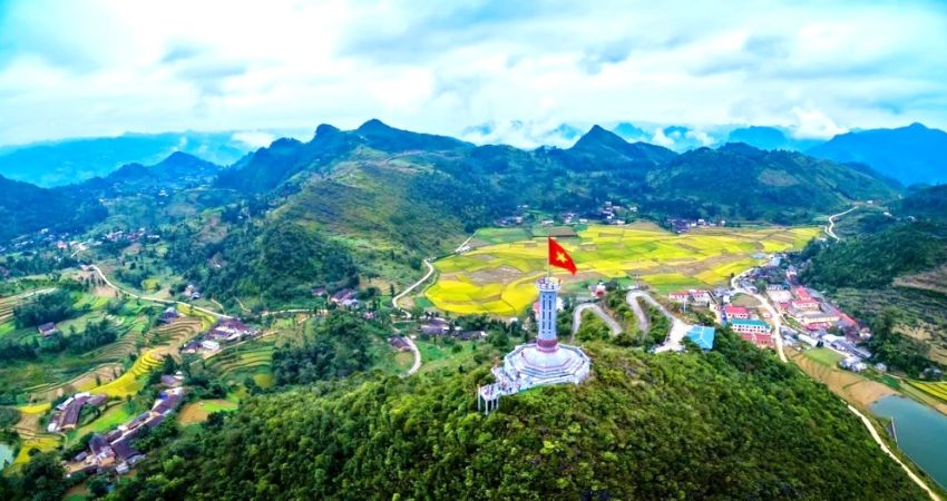 Cột cờ Lũng Cú