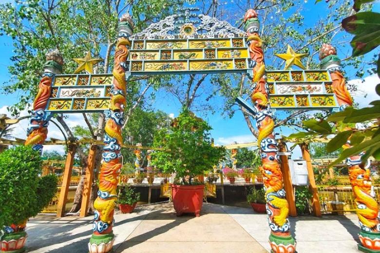 Cồn Phụng ( Đạo Dừa)