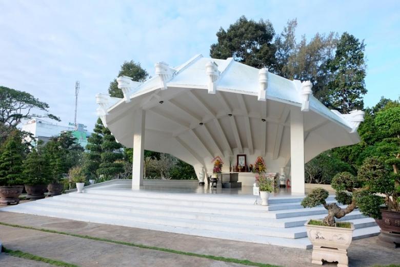Khu lăng mộ cụ Phó bảng Nguyễn Sinh Sắc