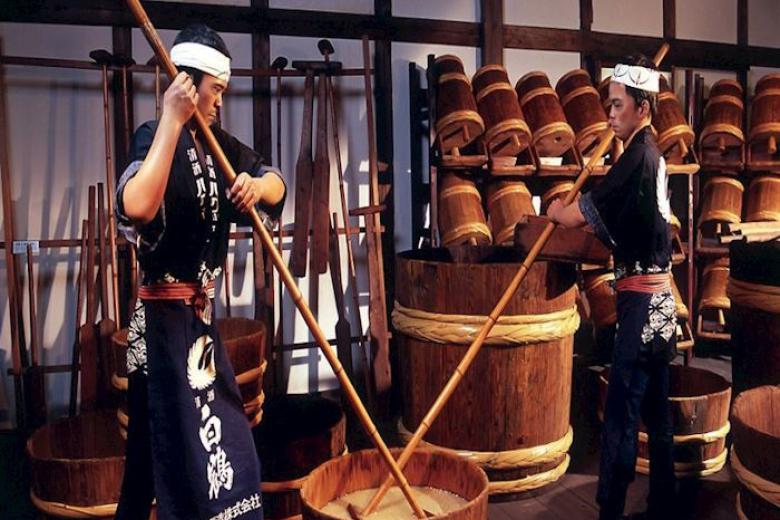 Bảo tàng rượu Hakutsuru Sake Brewery