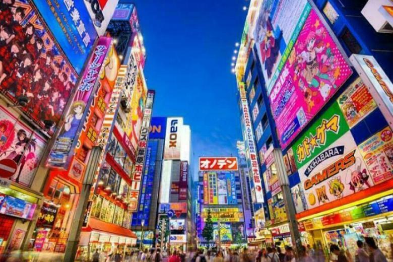 Tự do tản bộ và mua sắm tại Akihabara