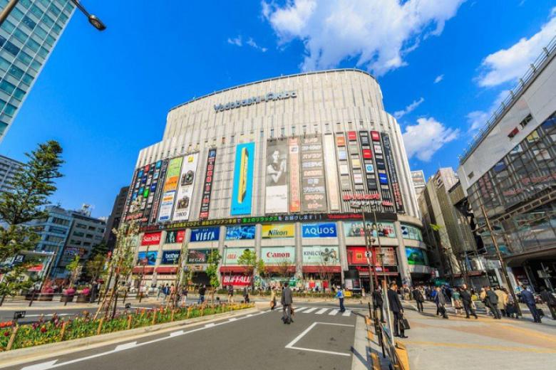 Tự do tản bộ và mua sắm tại Akihabara