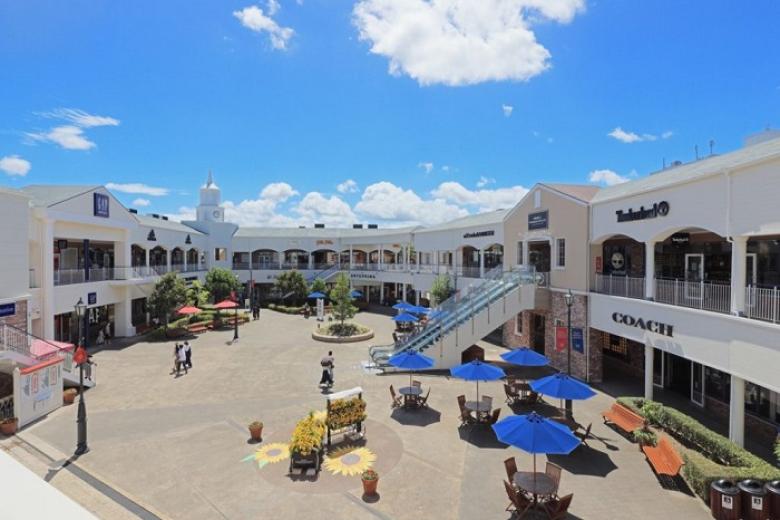 Tự do mua sắm tại Rinku Premium Outlet