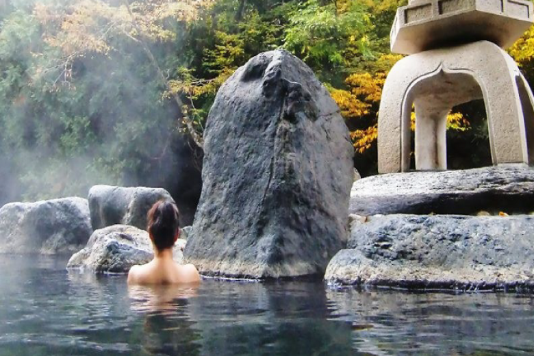 Tắm Onsen truyền thống