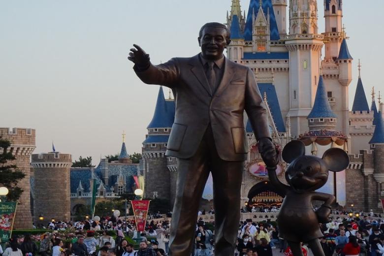 Tự do vui chơi tại công viên Tokyo Disneyland