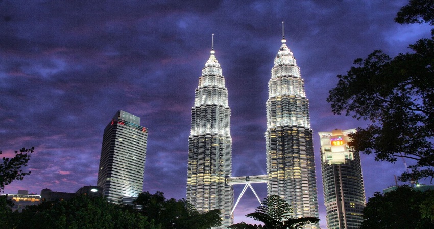 Tháp đôi Petronas (Petronas Twin Towers)