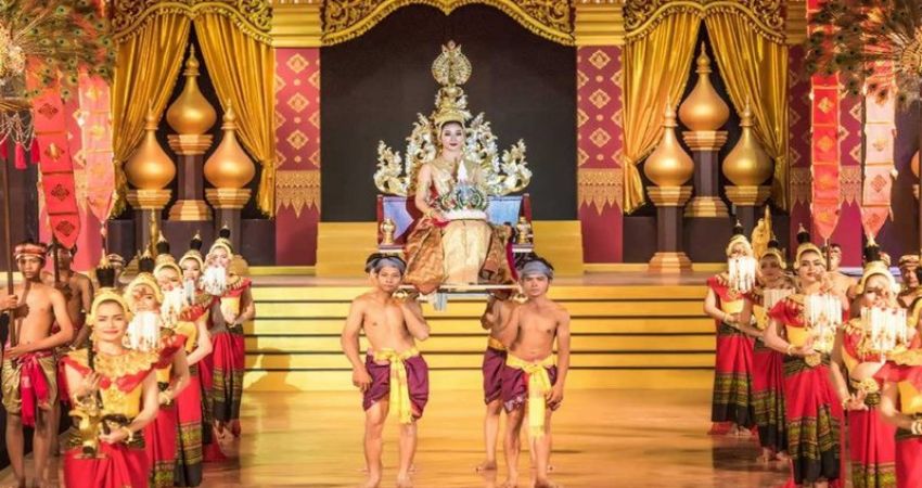 Show diễn truyền thống tại Suanthai Pattaya
