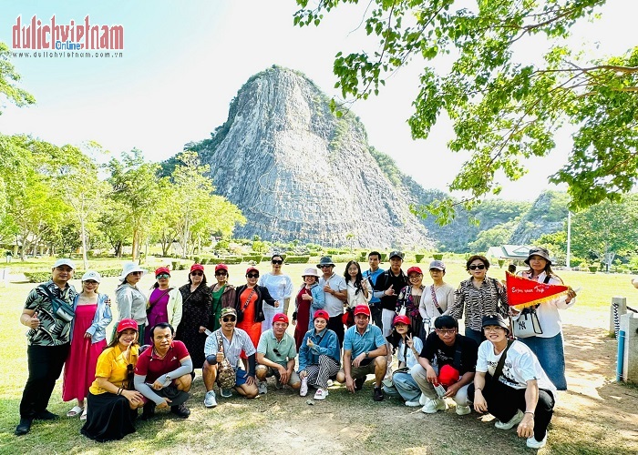 Du khách trải nghiệm Tour Thái Lan