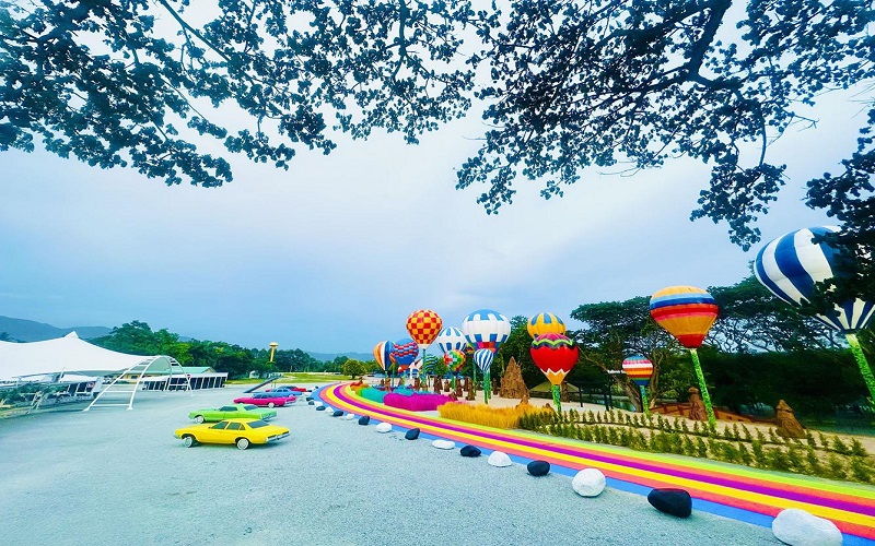 Bảo tàng nghệ thuật ánh sáng và vườn khinh khí cầu tại Thái Lan