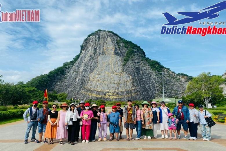 Khách chụp ảnh lưu niệm