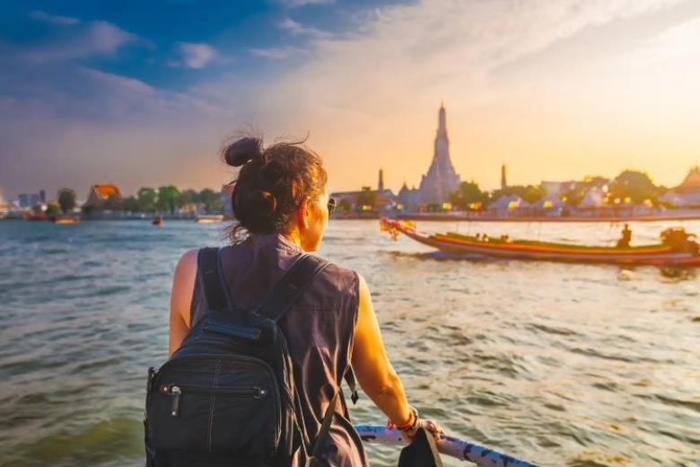 Dạo thuyền trên dòng sông Chaophraya Huyền thoại
