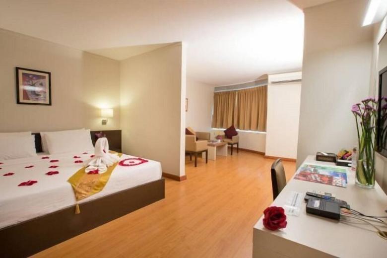 Seasons Siam Hotel