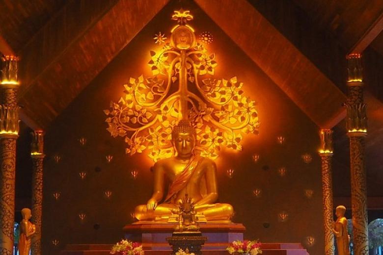 Wat Sirindhorn Wararam Phu Prao