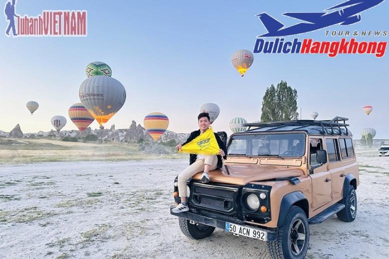 Khách chụp ảnh lưu niệm