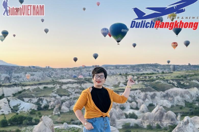 Khách chụp ảnh lưu niệm