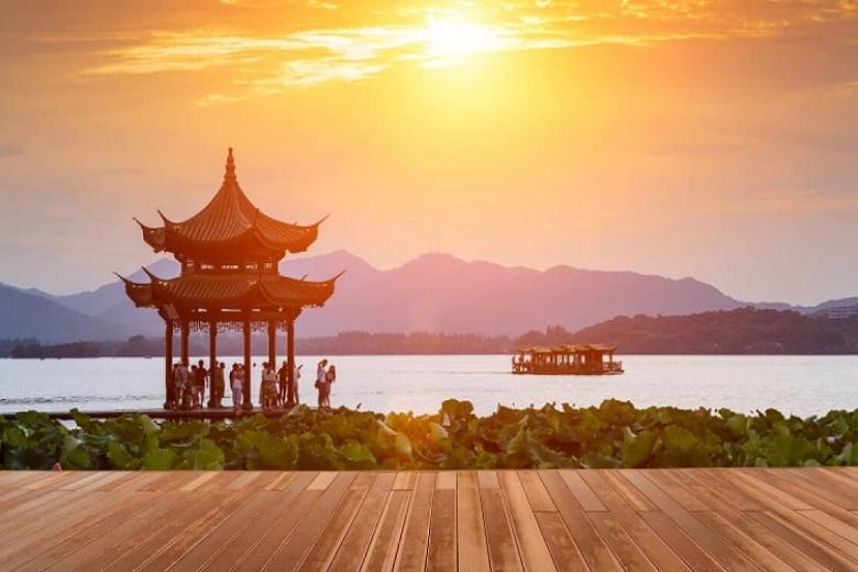 Dạo thuyền Tây Hồ