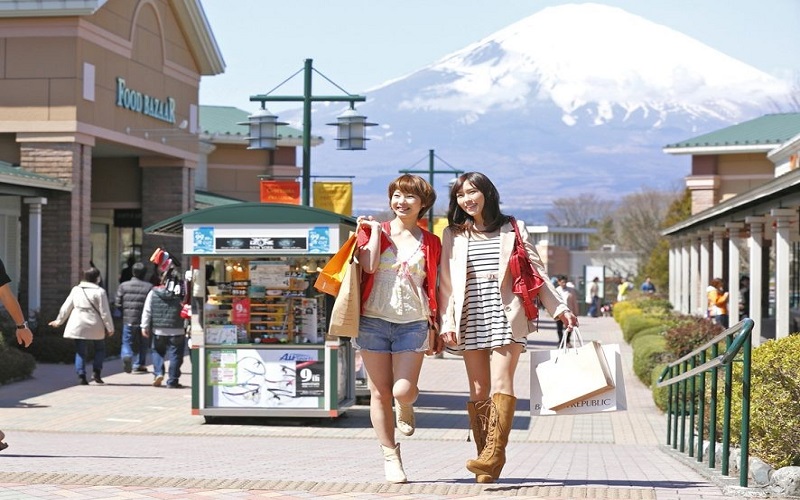 Mua sắm Gotemba Outlet