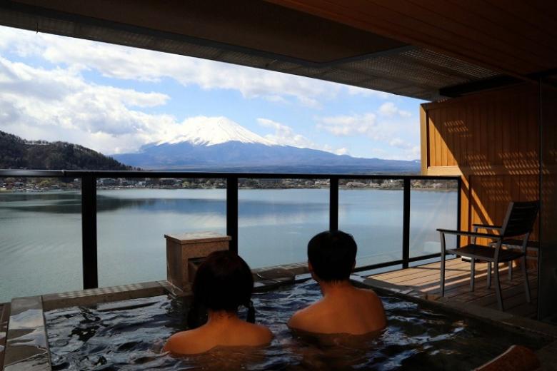 Ngâm tắm Onsen