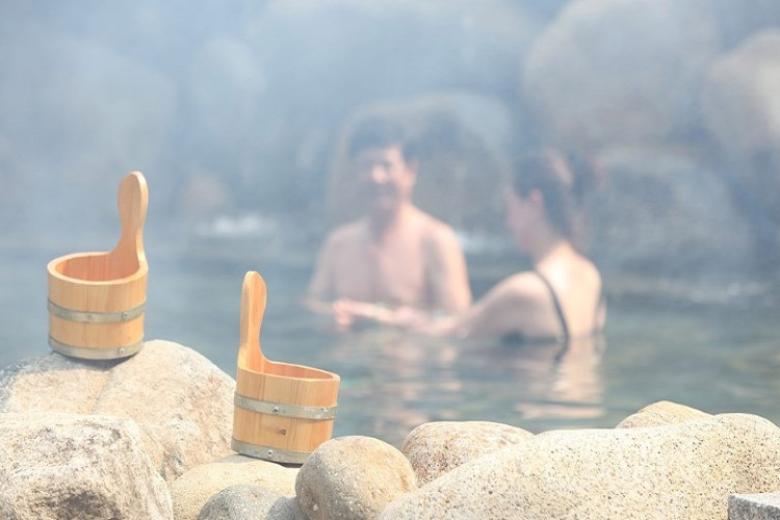 Ngâm tắm Onsen