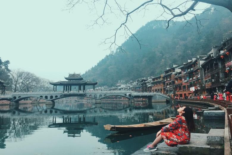 Phượng Hoàng Cổ Trấn